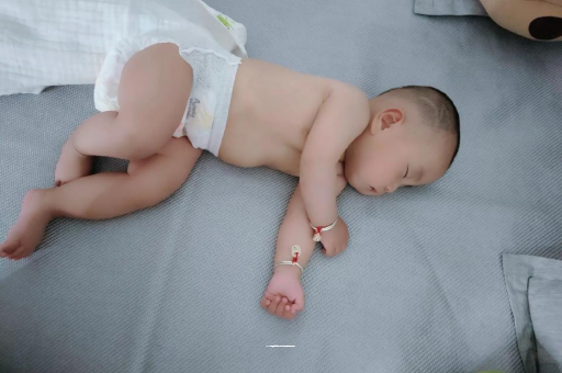 湖南宝宝流白色粘鼻涕